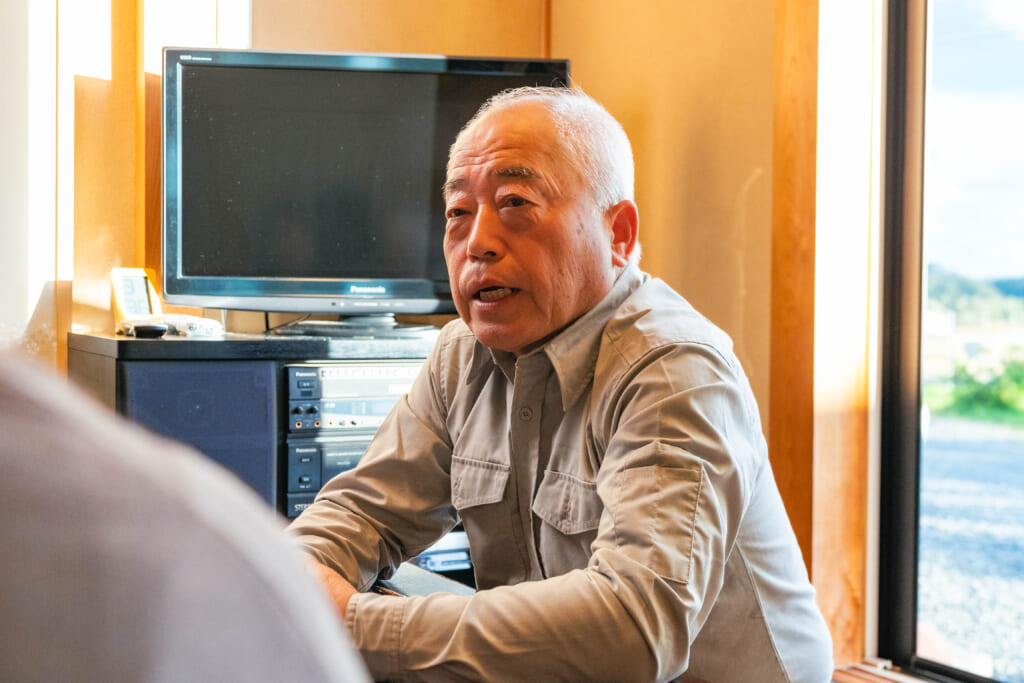 人と、水と、時の流れが、作物を育ててきた。ミニトマト農家・髙橋信一さんの「農＋」。